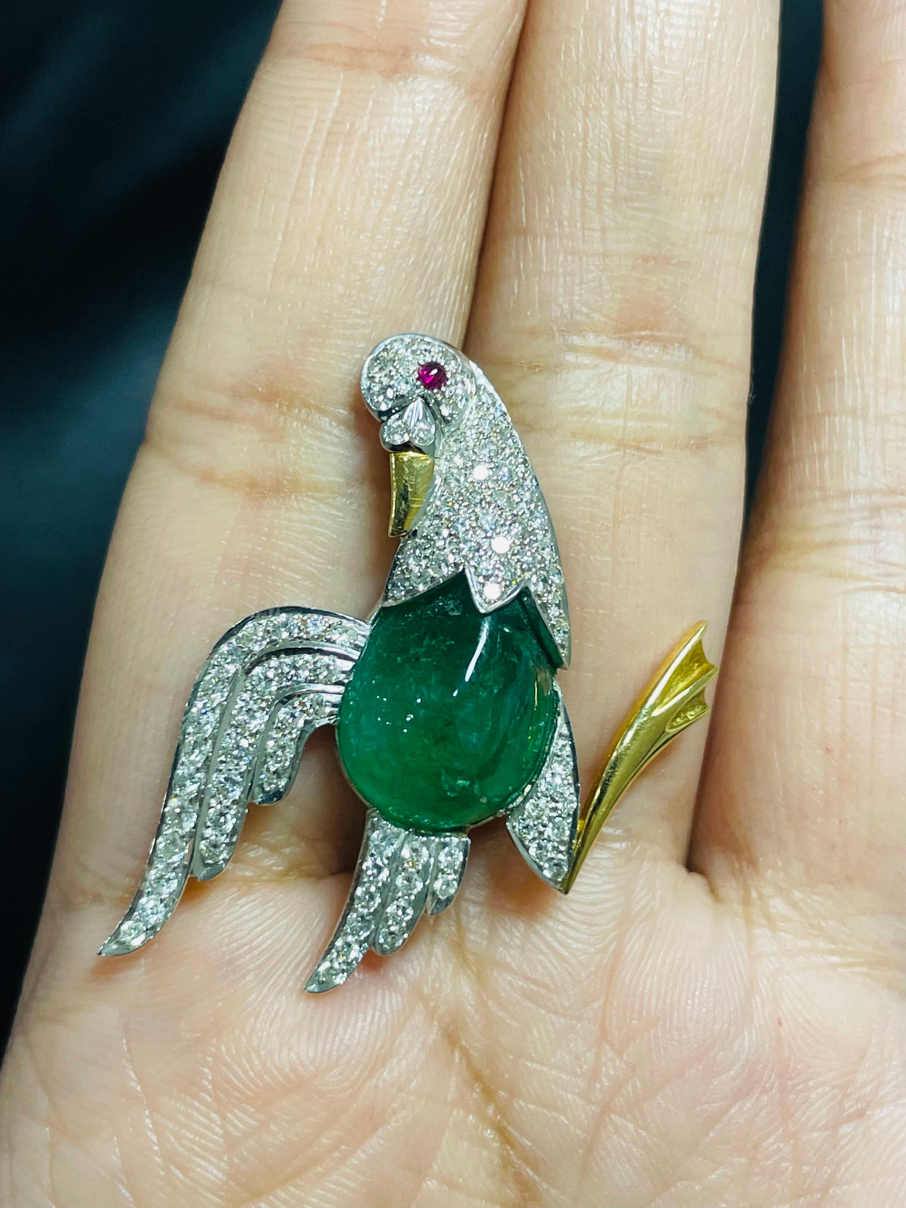18 Karat massives Weißgold 5,25 Karat Smaragd im Cabochon-Schliff und Diamant-Vogelbrosche 4