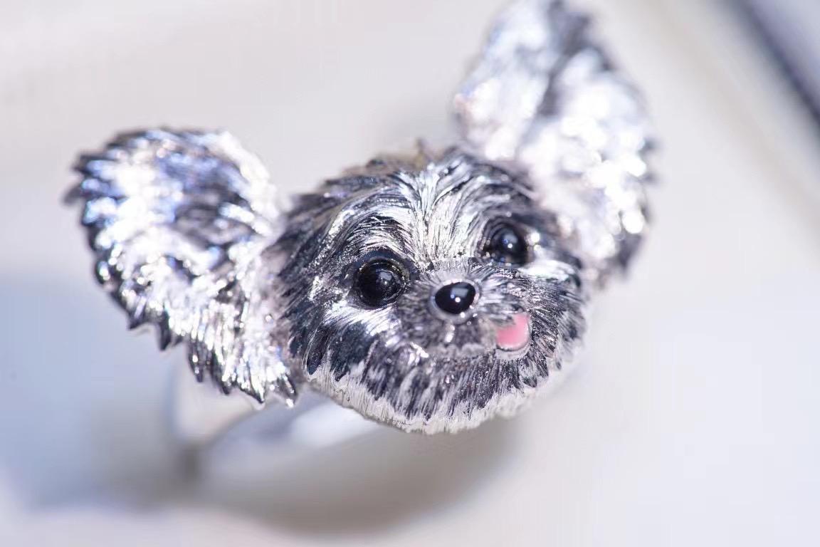 18K White Gold Black Agate Dog Ring For Sale 7