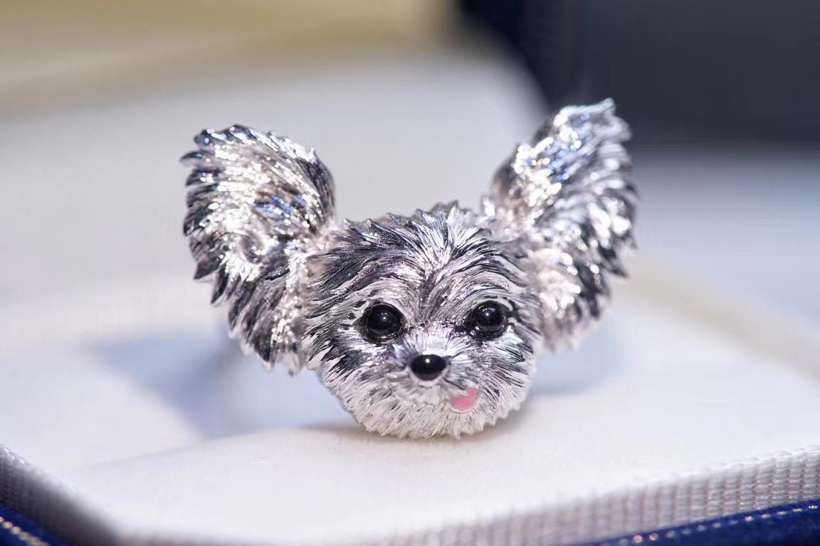 18K White Gold Black Agate Dog Ring For Sale 9