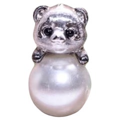 18K White Gold Black Agate Panda Pendant