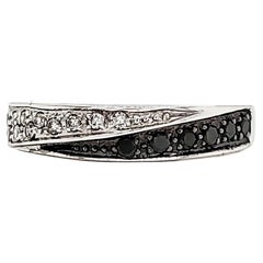 18k White Gold Black and White Diamond Ctw 0.18 Engagement Ring