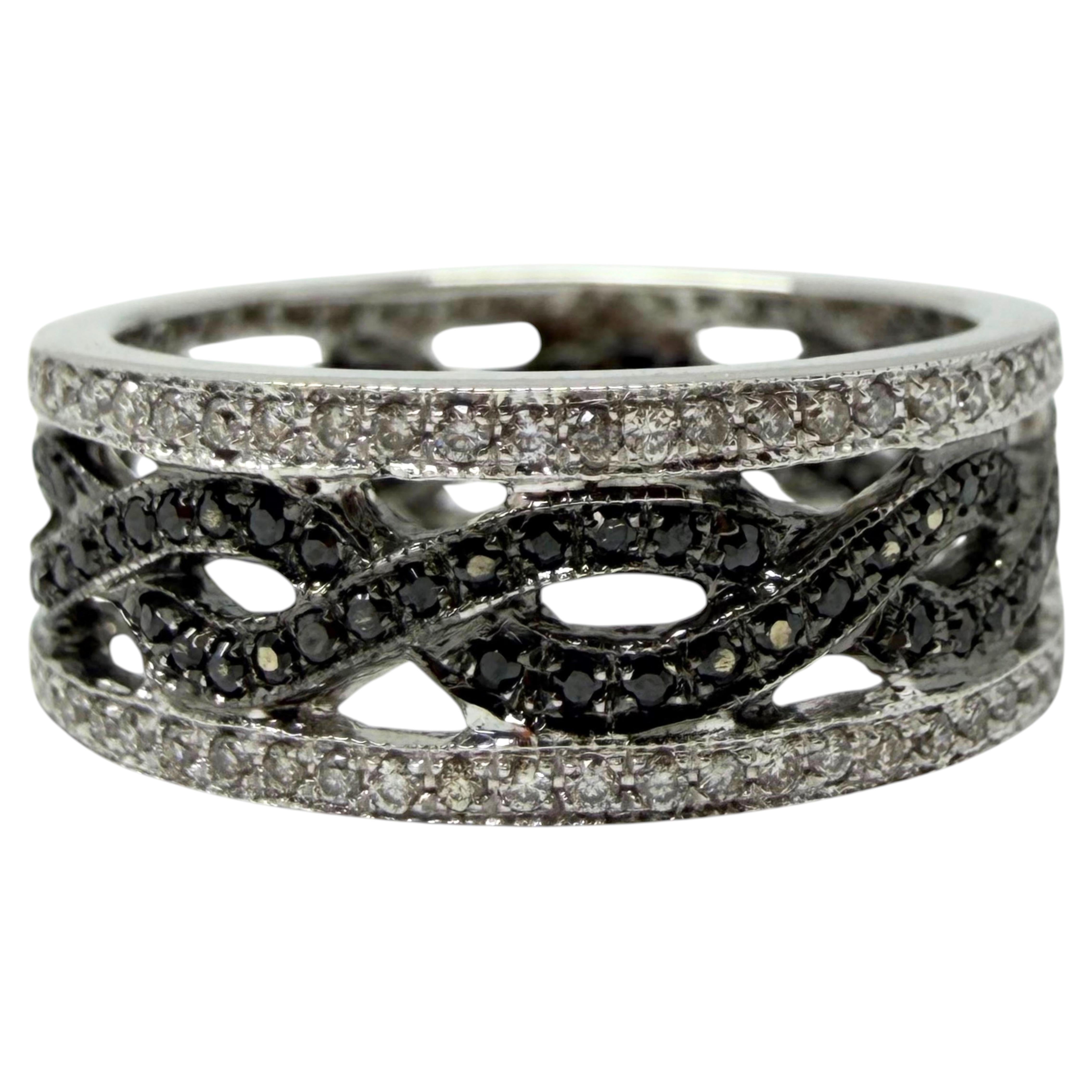 18K White Gold Black and White Diamond Infinity Band - Size 6.5