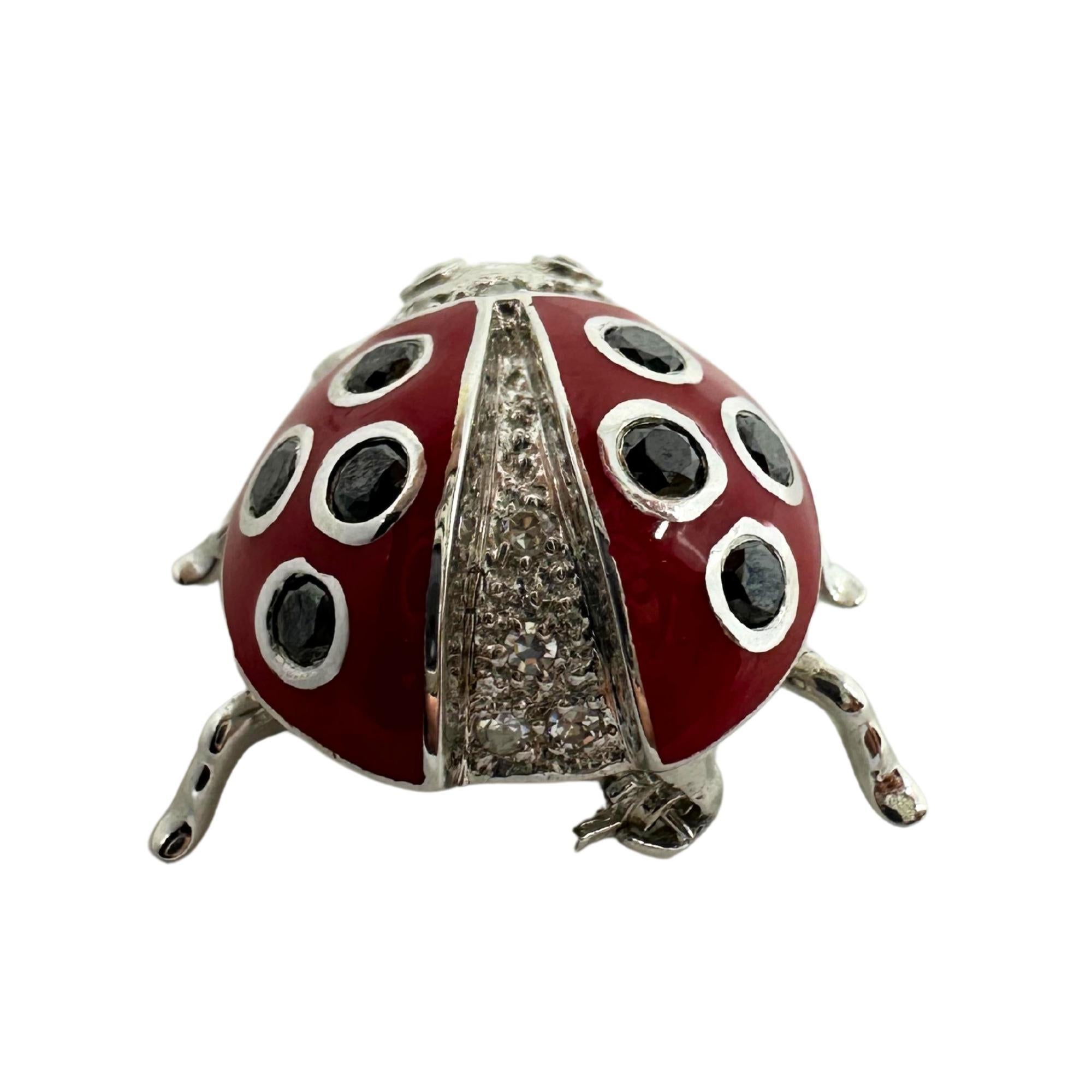 De las mujeres Broche de oro blanco de 18 quilates con diamantes blancos y negros Lady Bug Roja en venta