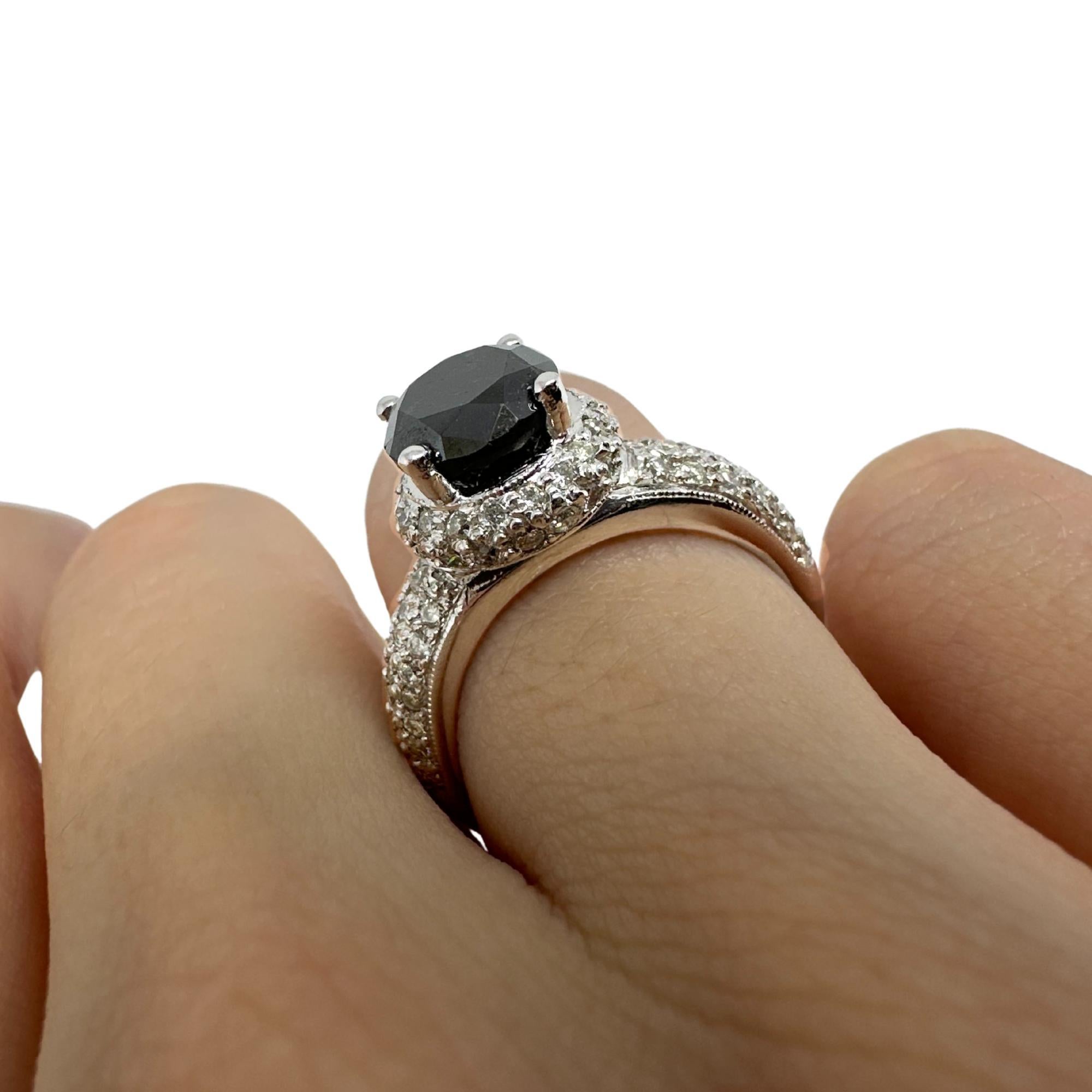 Round Cut 18K White Gold Black and White Diamond Ring For Sale