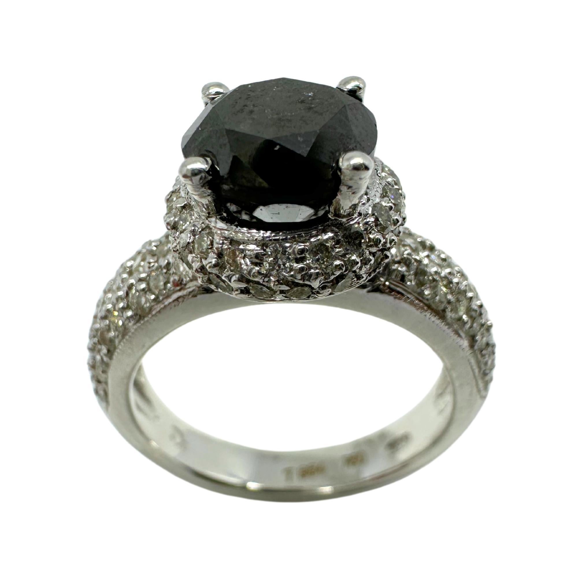 Women's 18K White Gold Black and White Diamond Ring For Sale