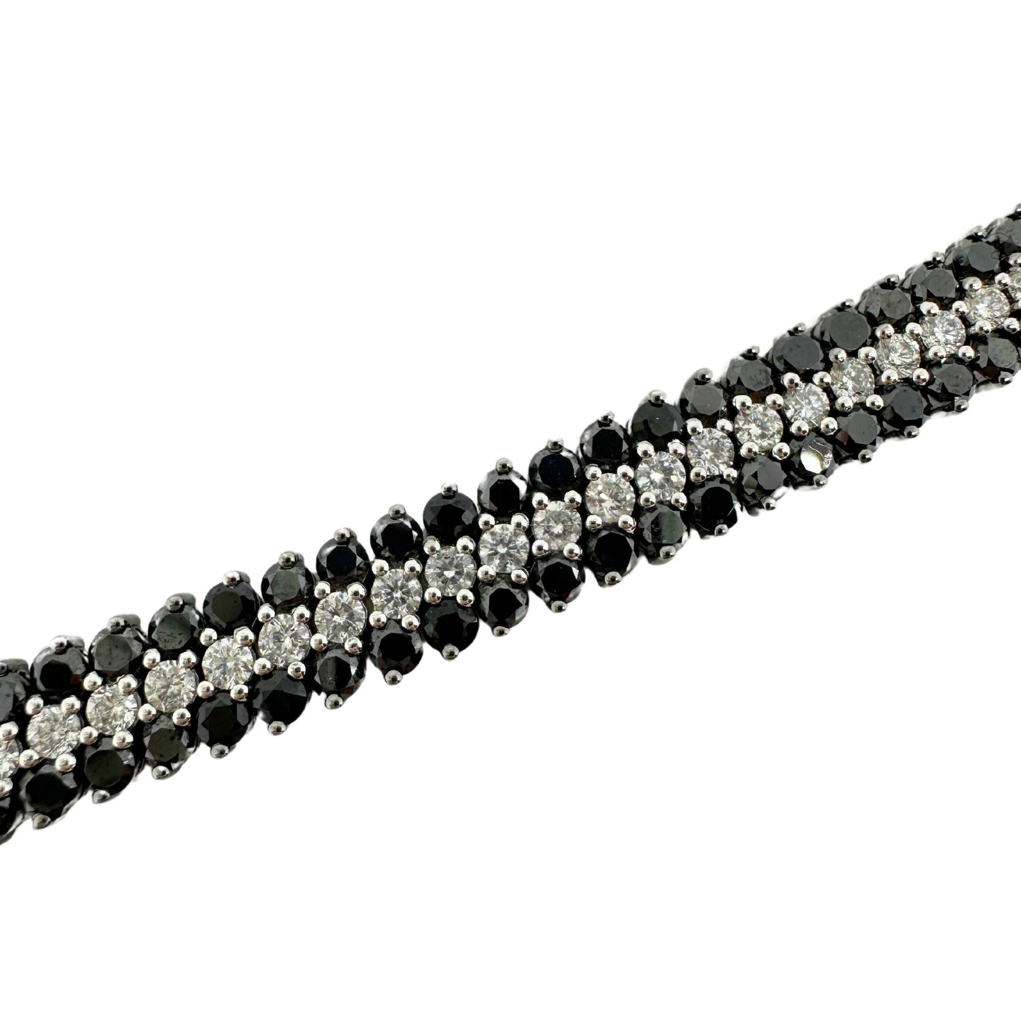 18k White Gold Black and White Diamond Tennis Bracelet For Sale 2