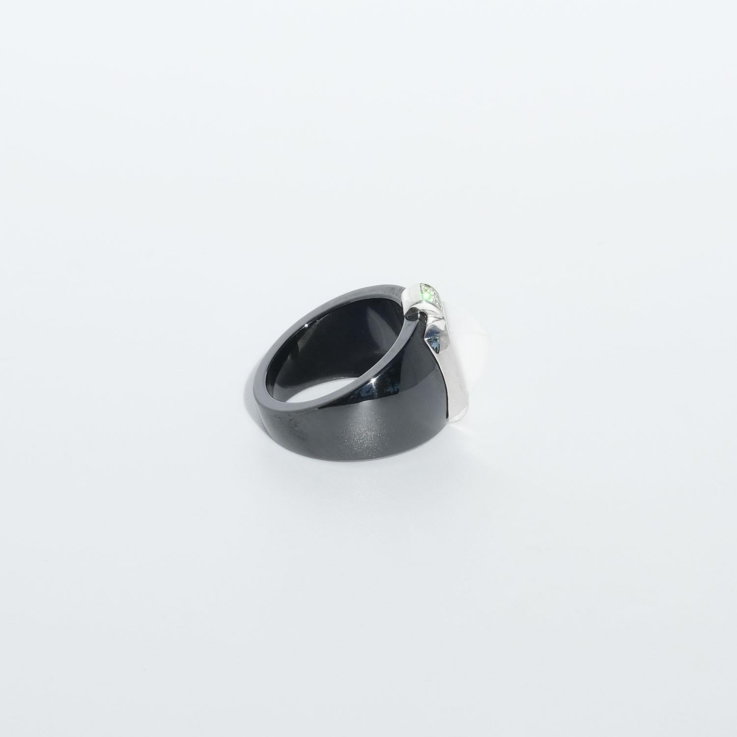 18k White gold, Black and White Onyx and Diamonds Ring by Guy Laroche For Sale 1