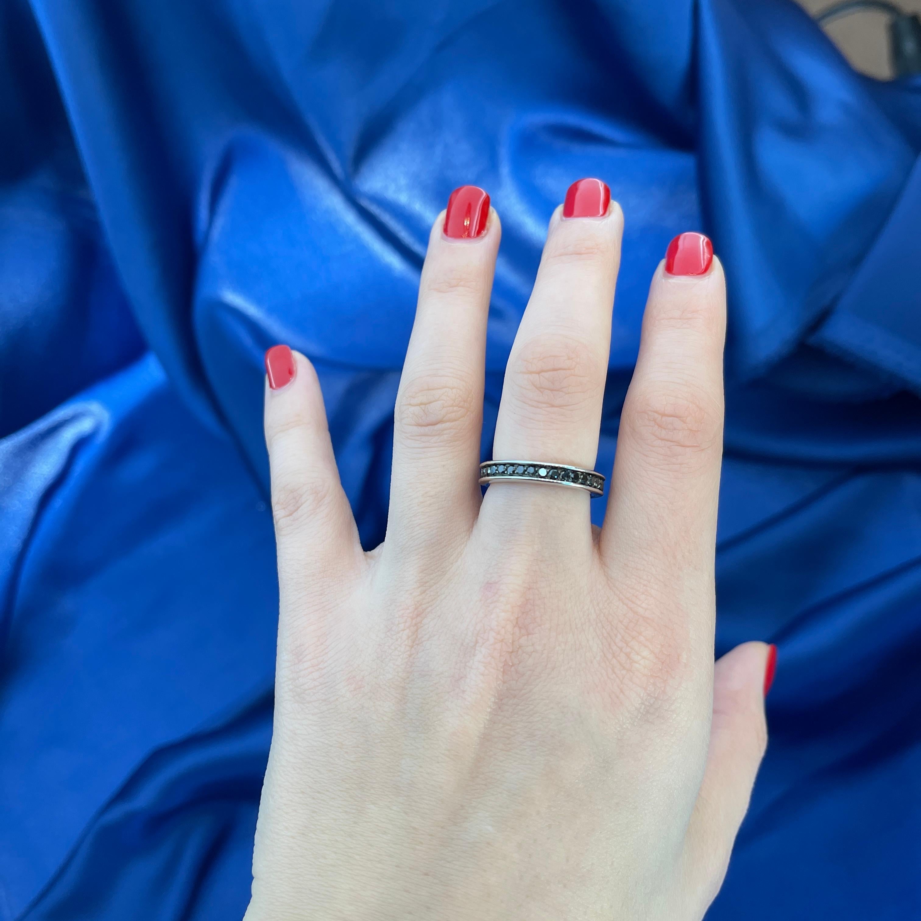 18K White Gold Black Diamond Channel-Set Band Ring For Sale 1