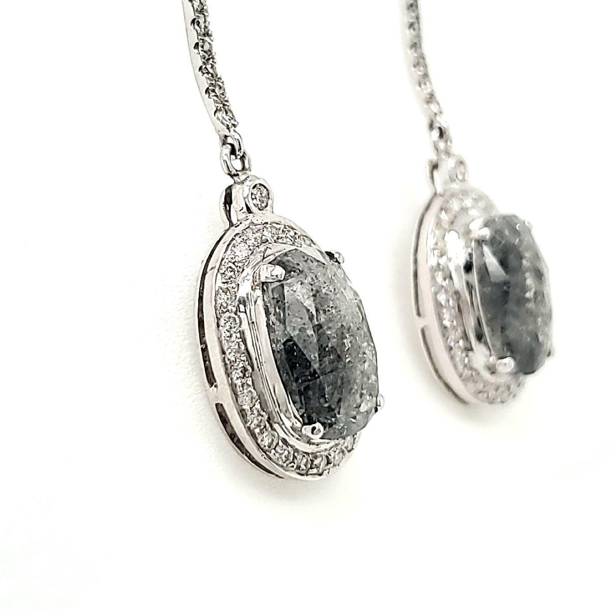 Contemporaneo Orecchini in oro bianco 18k con diamante nero 5,62 carati in vendita