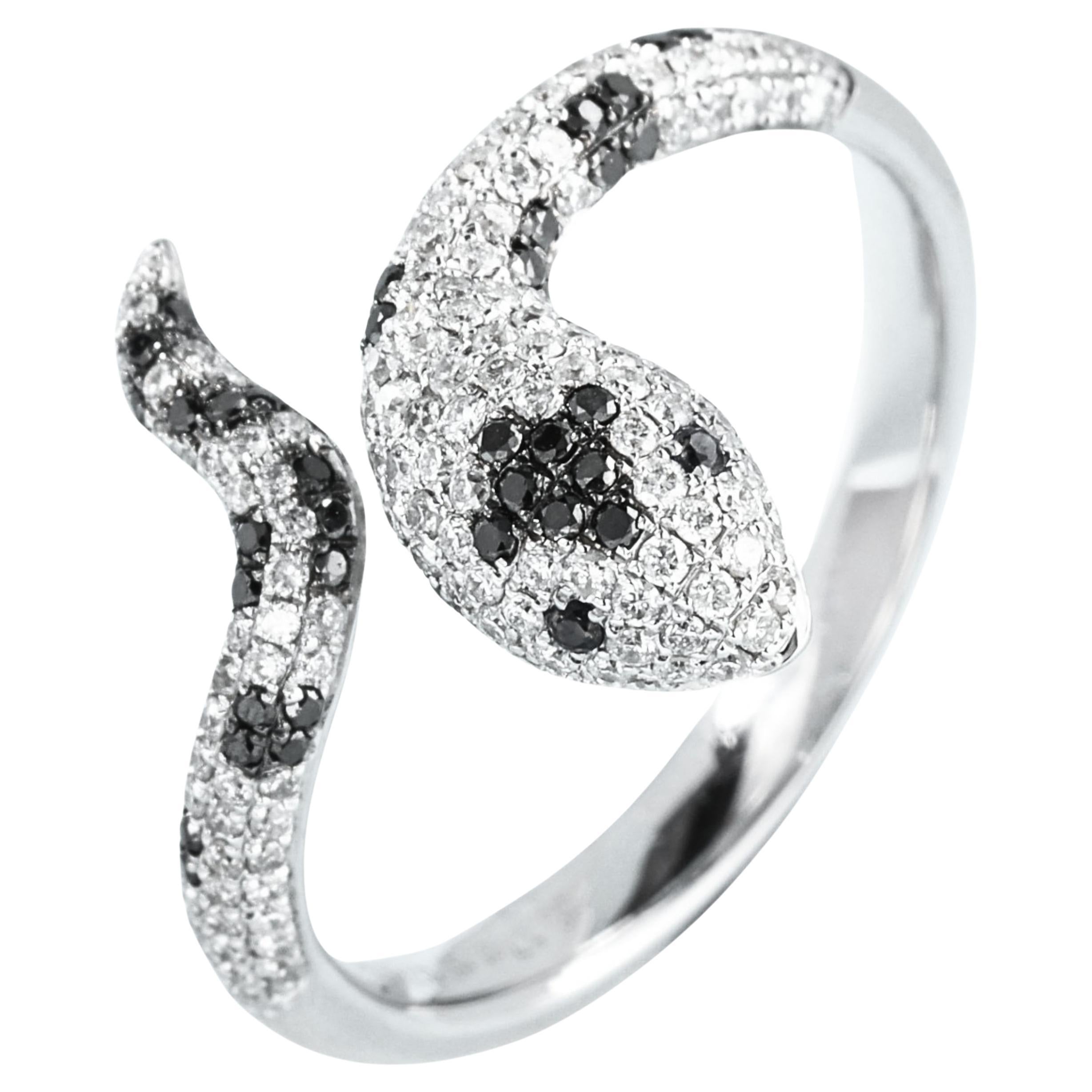 18 Karat Weißgold Schlangenring mit schwarzem Diamant & Diamant