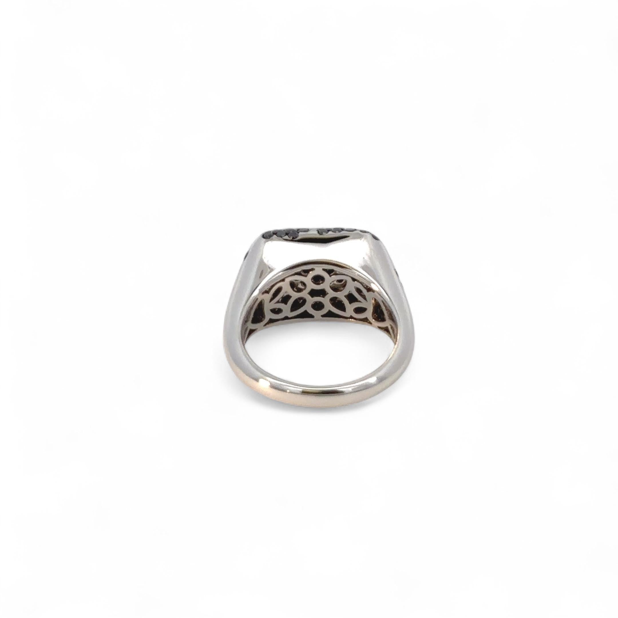 Taille ronde Bague chevalière en or blanc 18K et diamant noir en vente