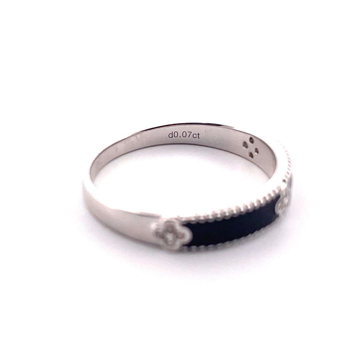 Round Cut 18k White Gold Black Enamel Diamond Ring For Sale