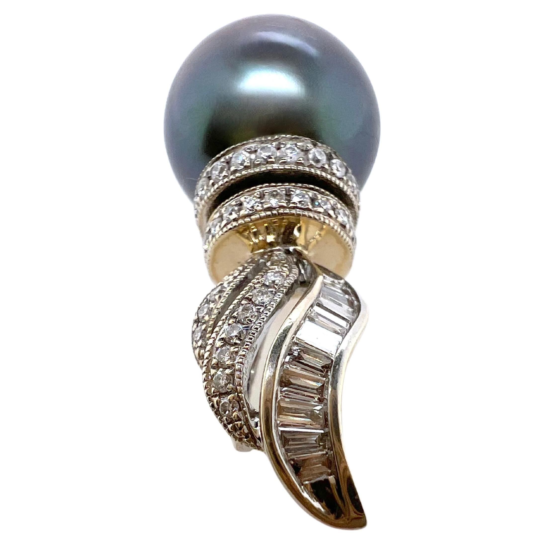Contemporary 18k White Gold Black/Grey Tahitian Pearl Pendant with Diamonds For Sale