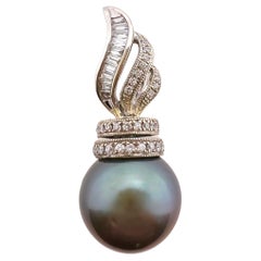 18k White Gold Black/Grey Tahitian Pearl Pendant with Diamonds