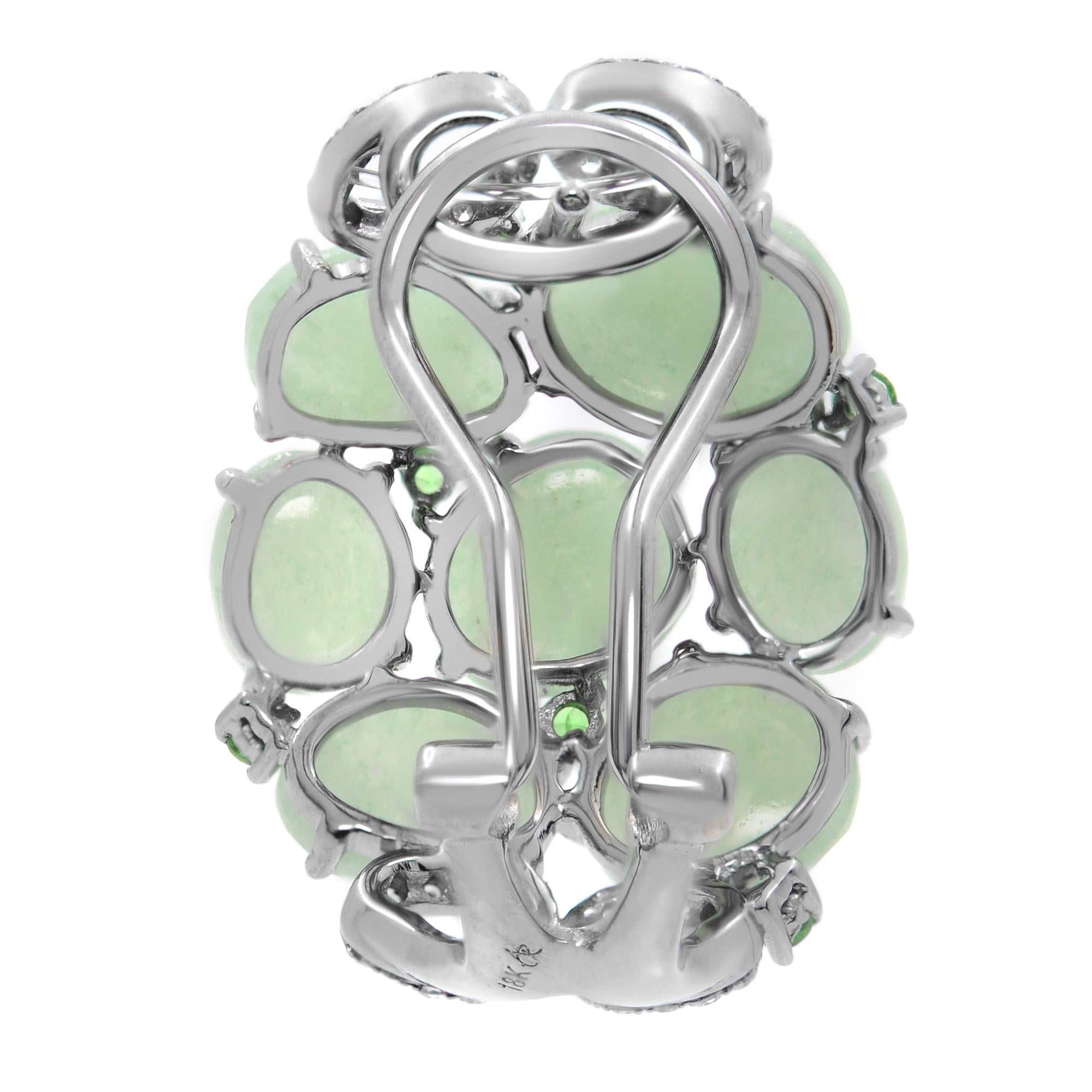 Taille émeraude Boucles d'oreilles huggies en or blanc 18 carats, rhodium noir, aventurine et émeraude verte en vente