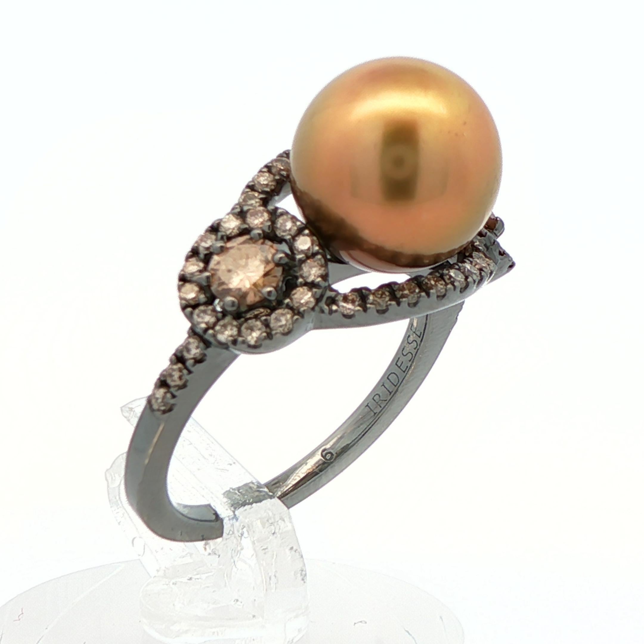 Bague en or blanc 18k rhodié noir avec perles et diamants en chocolat en vente 2