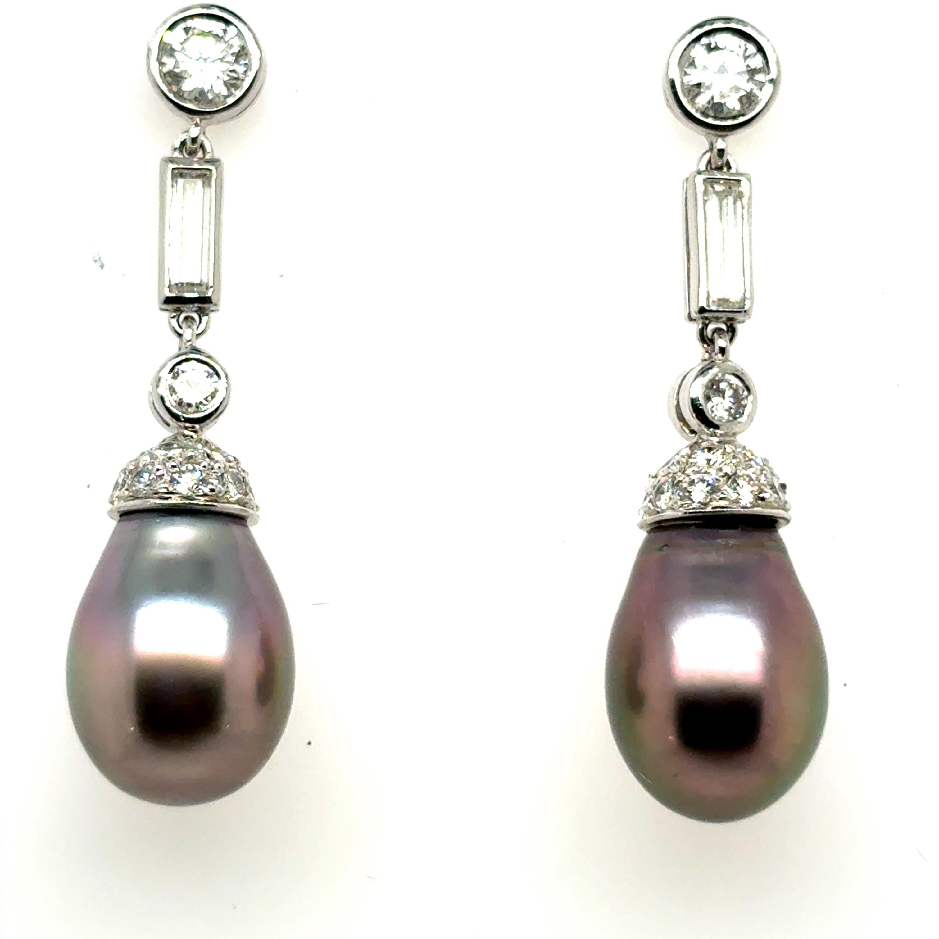 Donna Orecchini in oro bianco 18k con perle nere dei mari del Sud e diamanti 1,91 carati in vendita