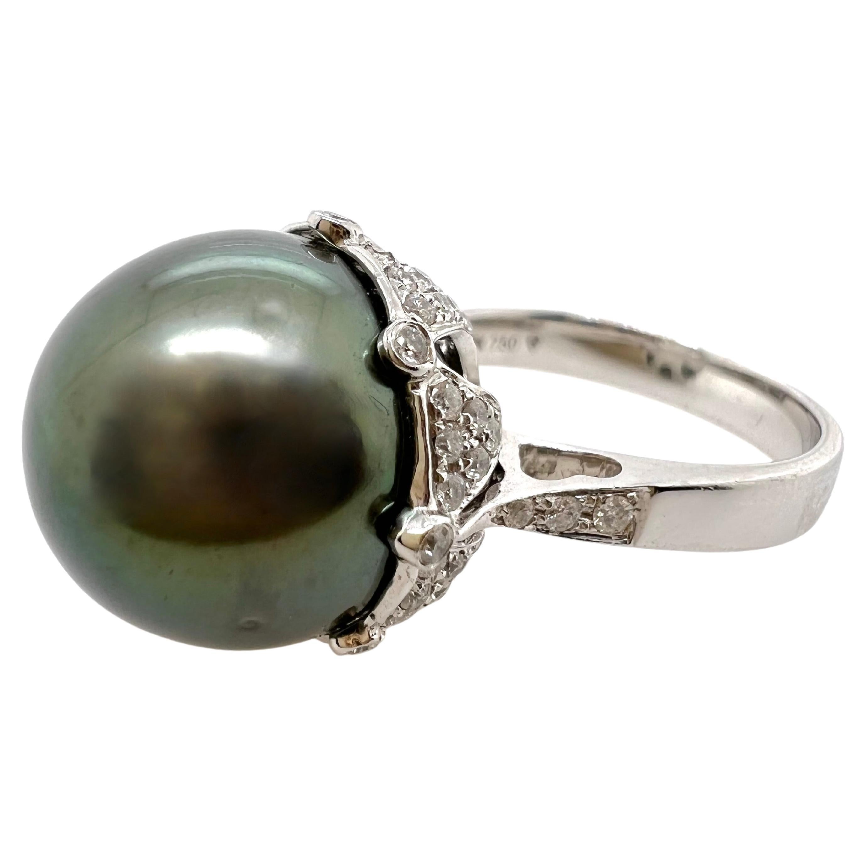 18k White Gold Black Tahitian Pearl Ring with Diamonds For Sale