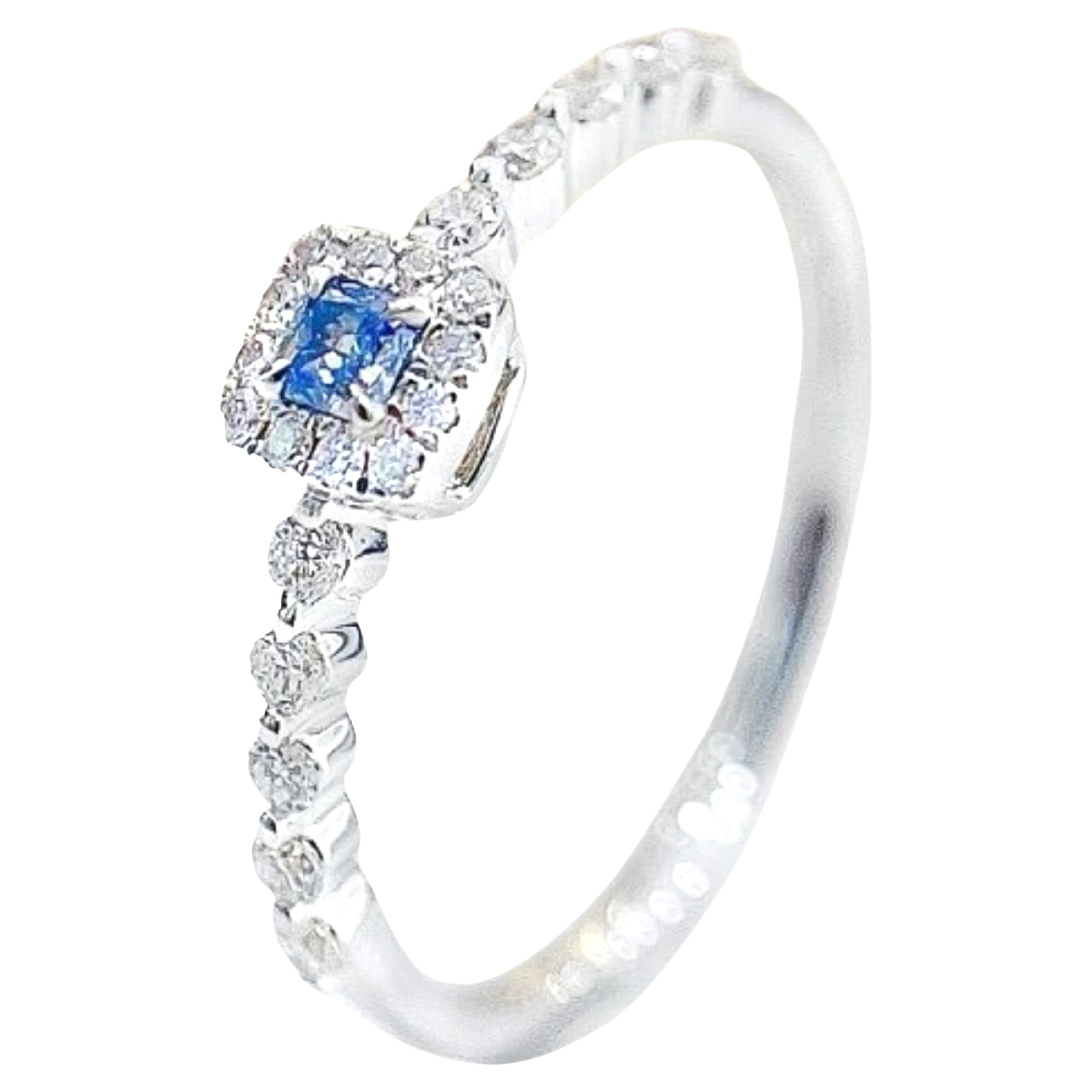 18K White Gold Blue Diamond Band Ring with Diamonds
