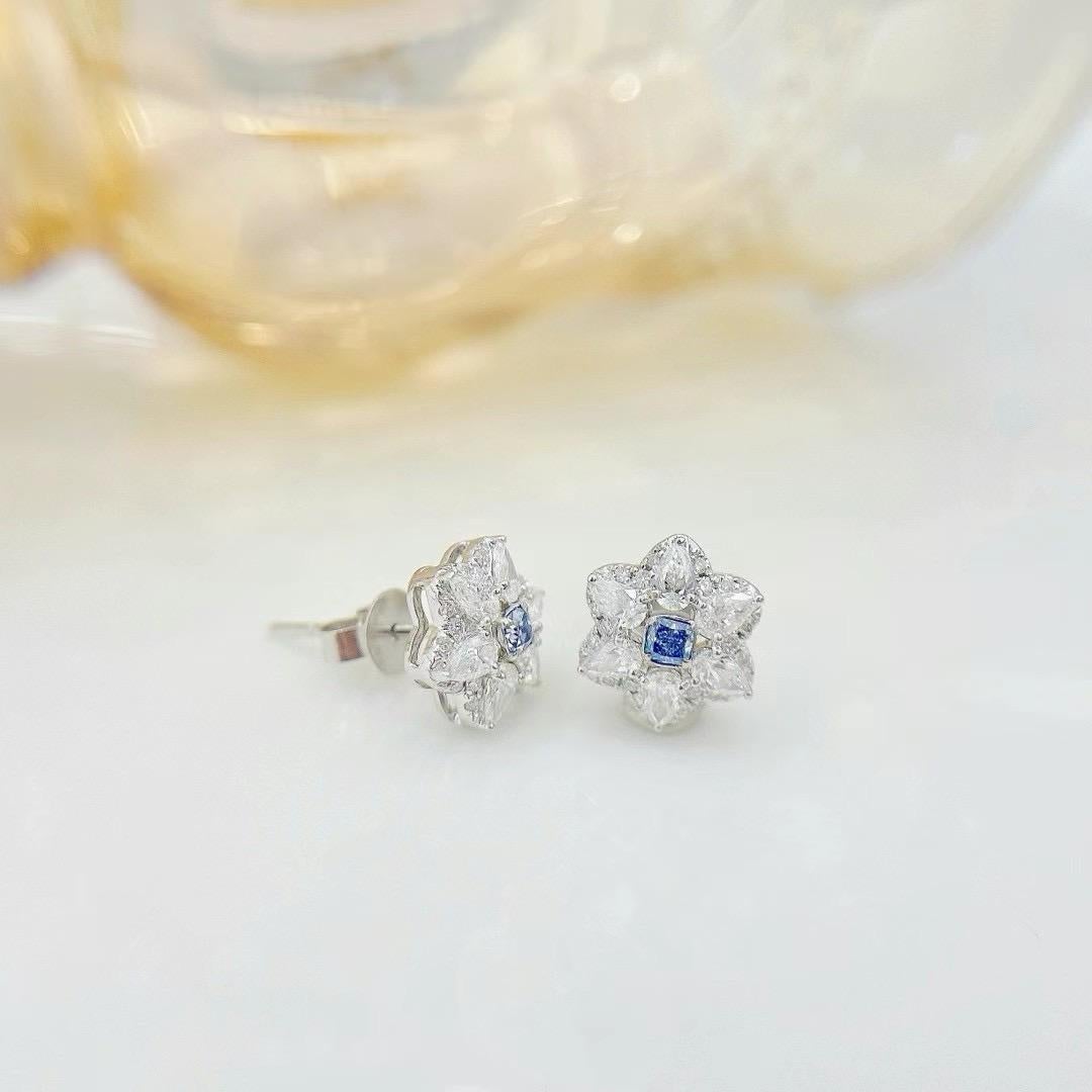 Cushion Cut 18K White Gold Blue Diamond & Diamond Hexagram Stud Earrings For Sale