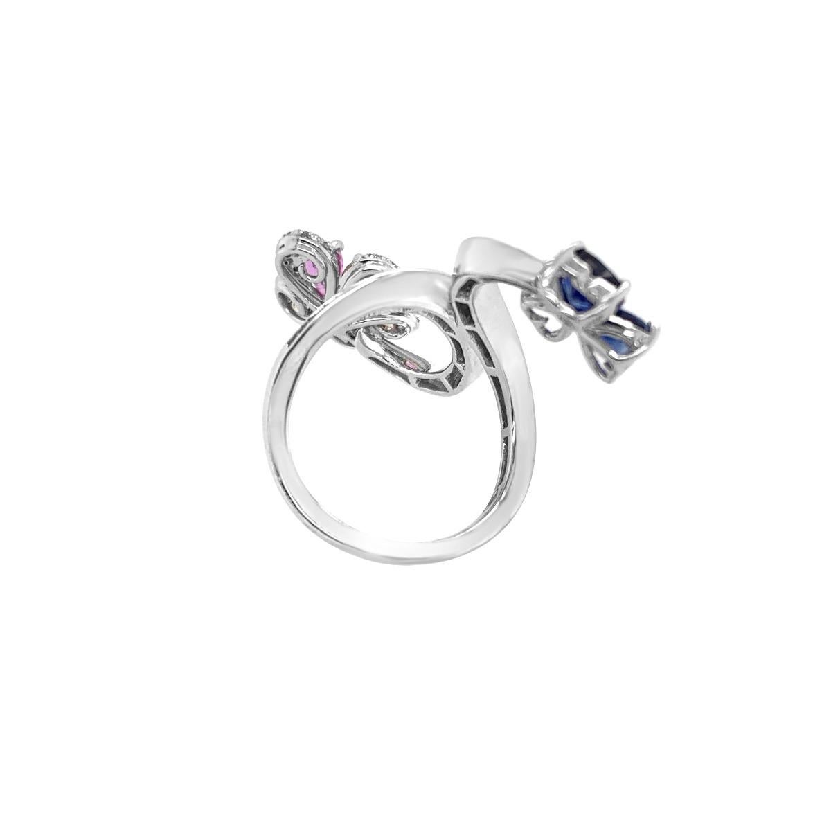 18 Karat White Gold Blue/Pink Sapphire and Diamond Ring In New Condition For Sale In New York, NY