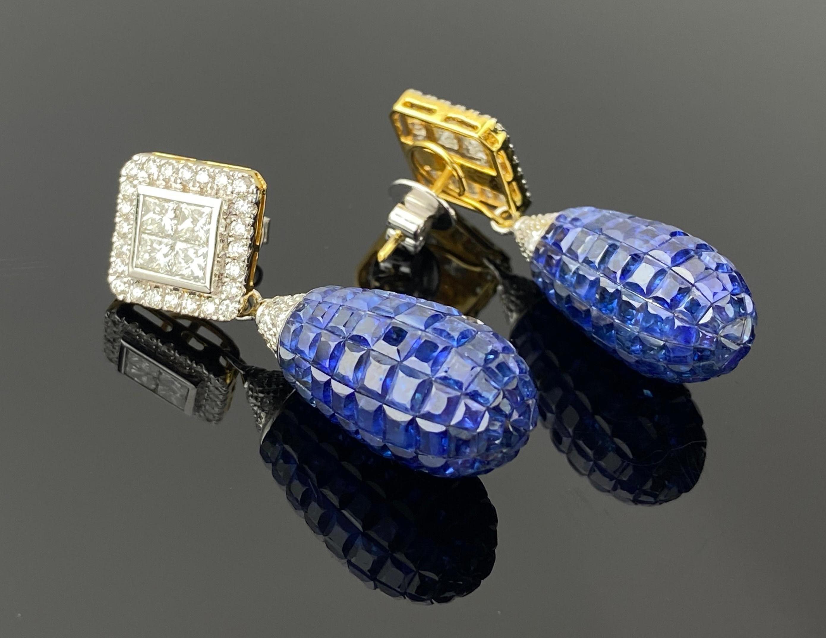 Art déco Boucles d'oreilles pendantes en or blanc 18K saphir bleu et diamant en vente