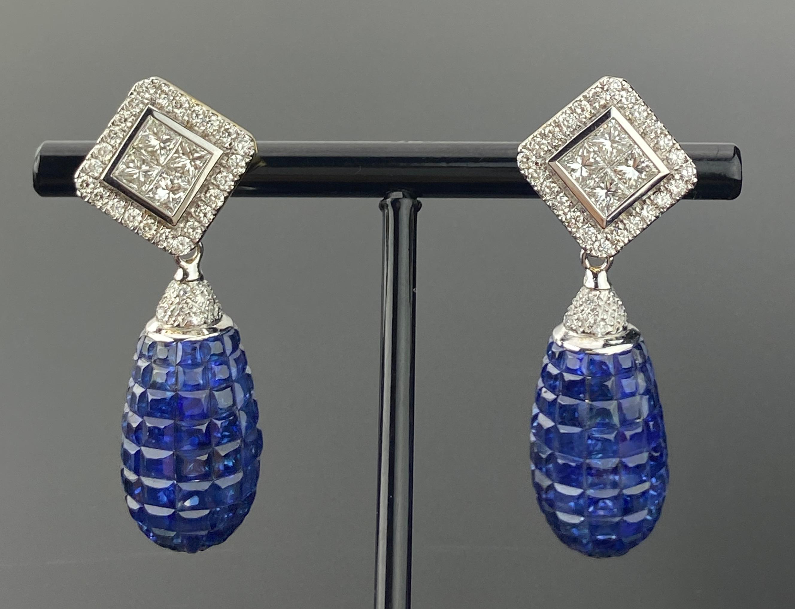 Boucles d'oreilles pendantes en or blanc 18K saphir bleu et diamant Neuf - En vente à Bangkok, Thailand