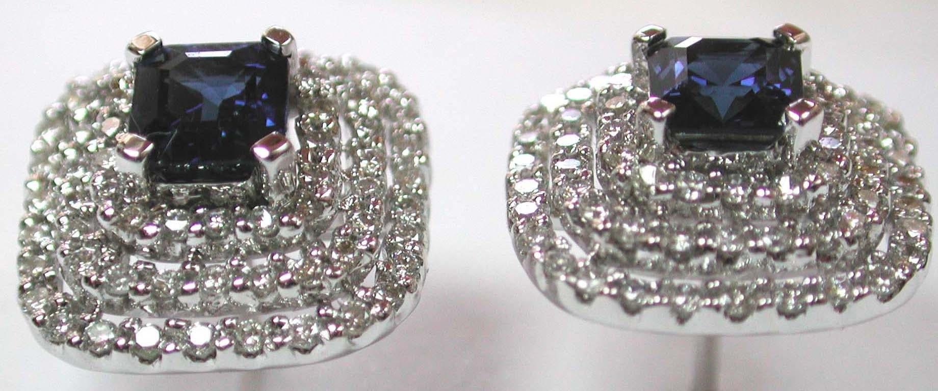 18 Karat Weißgold Halo-Ohrringe mit blauem Saphir und Diamant Damen im Angebot
