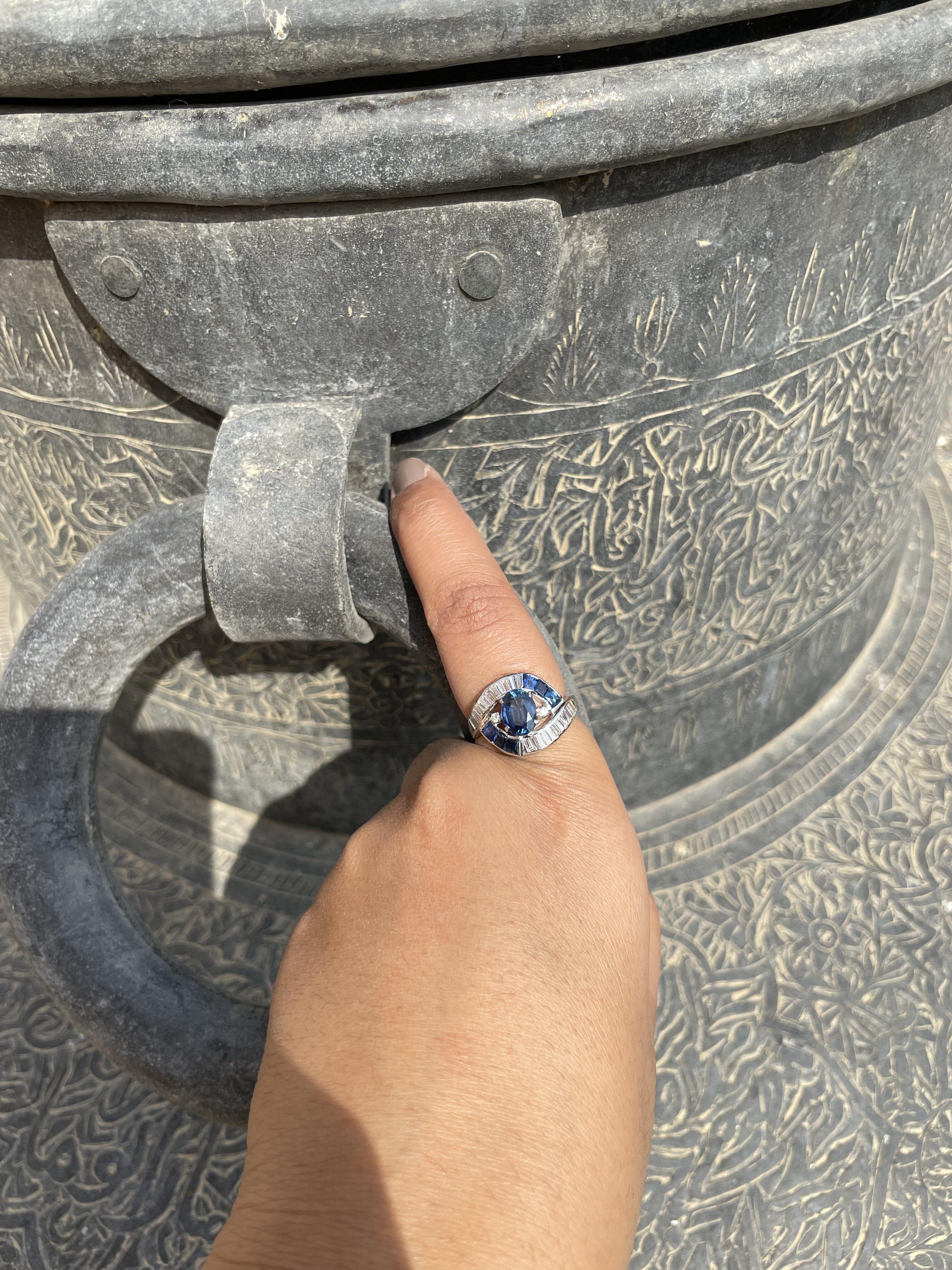 Im Angebot: Wunderschöner Ring mit blauem Saphir und Diamant aus 18 kt massivem Weißgold () 6