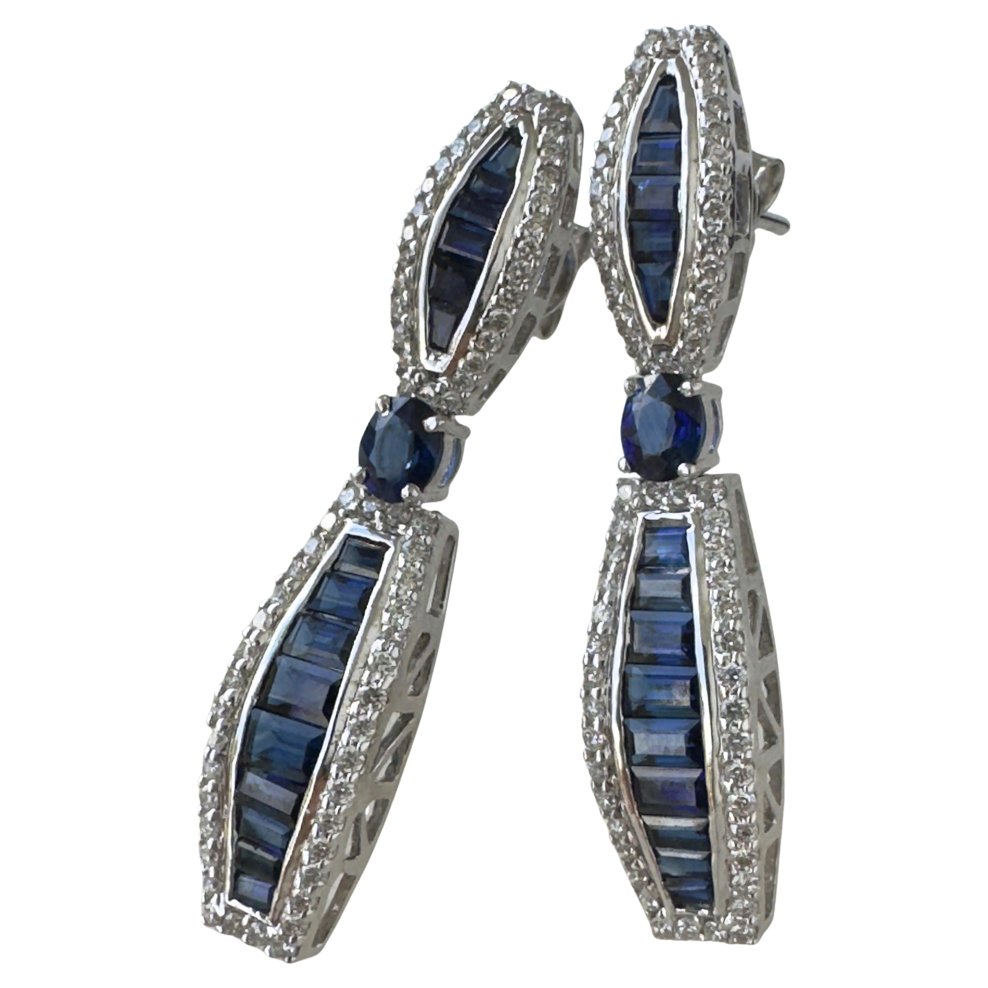 18K White Gold Blue Sapphire Diamond Drop Earrings In New Condition For Sale In Lake Worth, FL