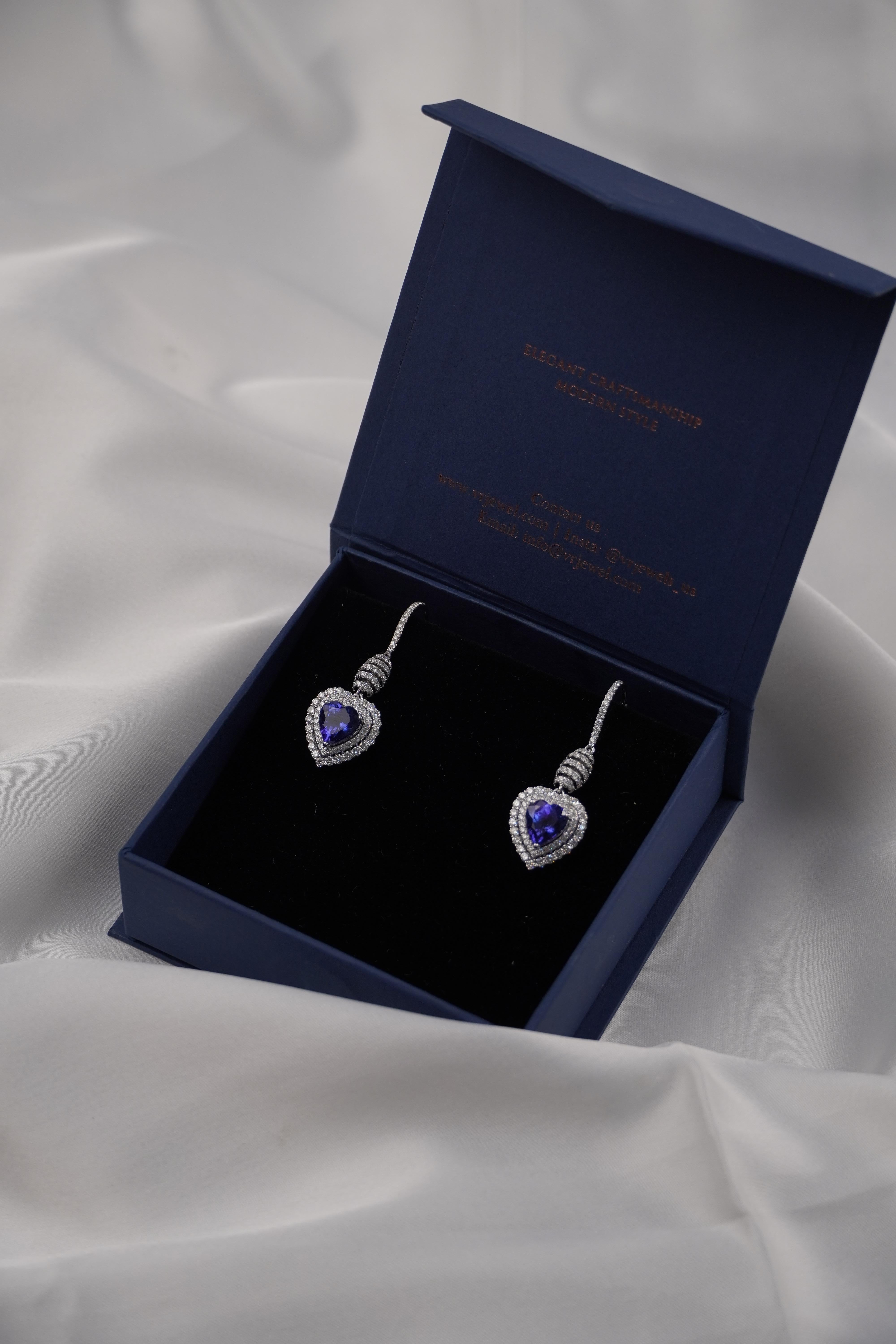 18kt Solid White Gold Blue Sapphire Diamond Fine Earrings For Women In New Condition For Sale In Houston, TX