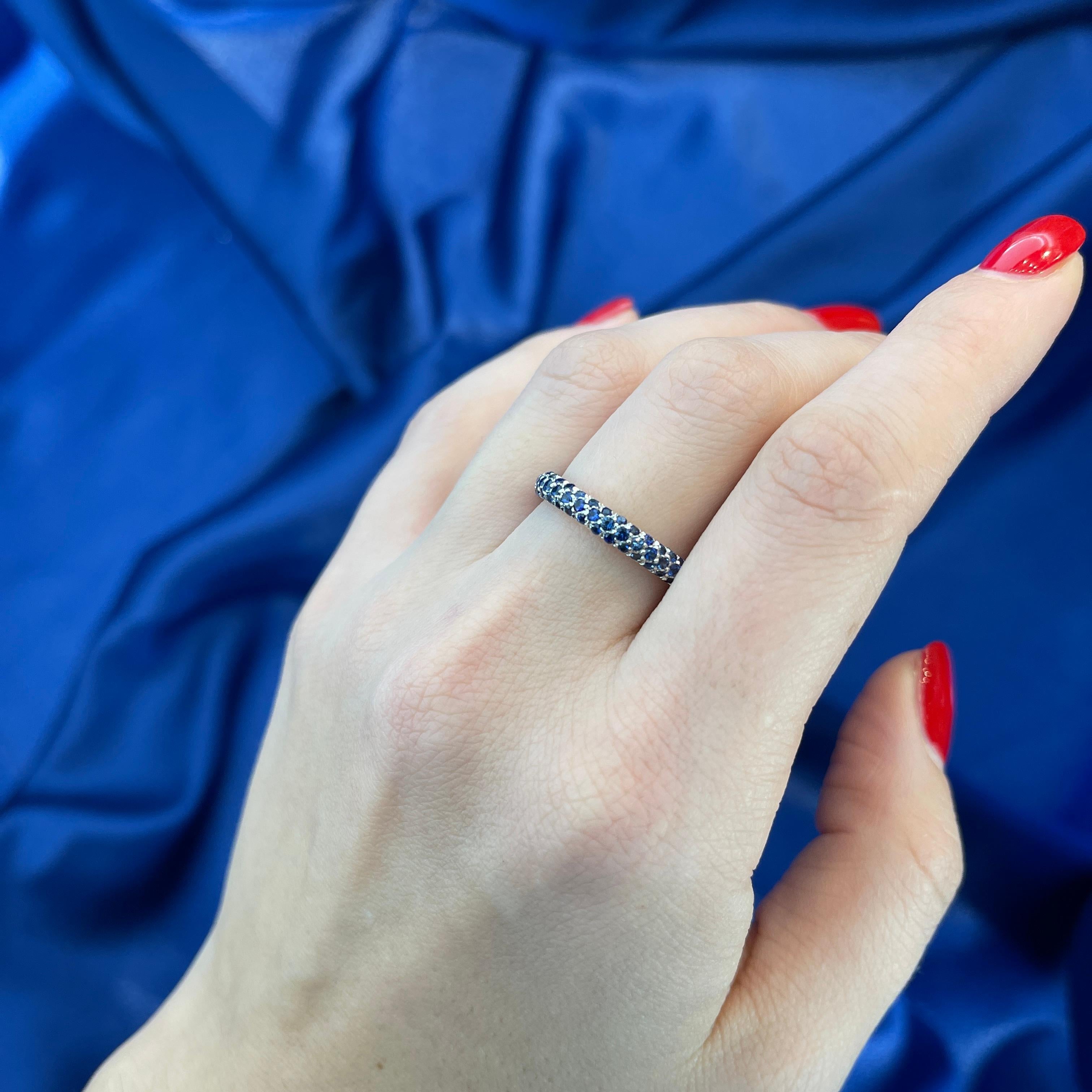 Women's or Men's 18K White Gold Blue Sapphire Pavé Band Ring For Sale