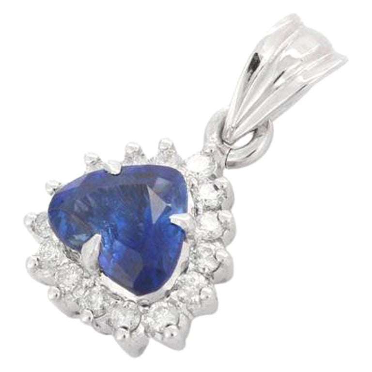 Colgante de zafiro azul de oro blanco de 18 quilates