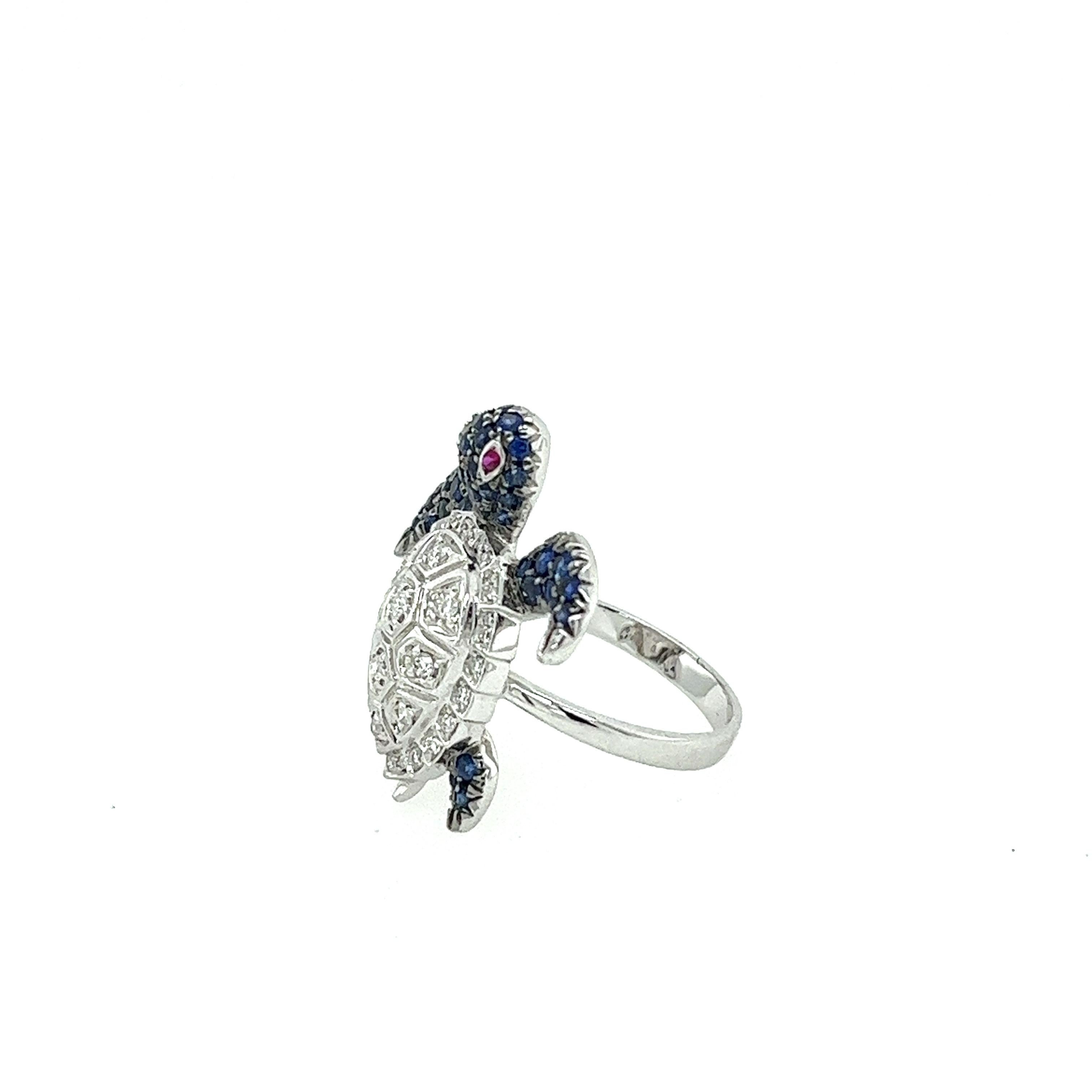 Round Cut 18K White Gold Blue Sapphire Turtle Ring with Diamonds For Sale