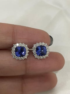 Pendientes de oro blanco de 18 quilates con tanzanita azul y diamantes