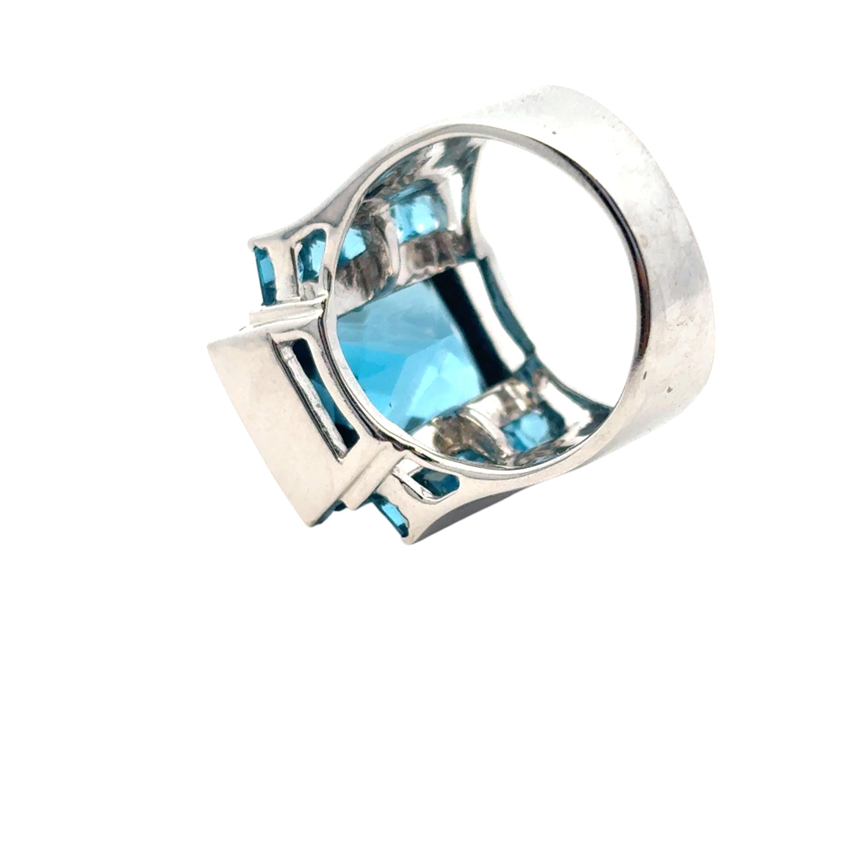 Taglio misto Anello in oro bianco 18 carati con topazio blu e diamante in vendita