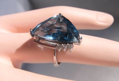 18K White Gold Blue Topaz Diamond Modernist Cocktail Ring 14+ Carat