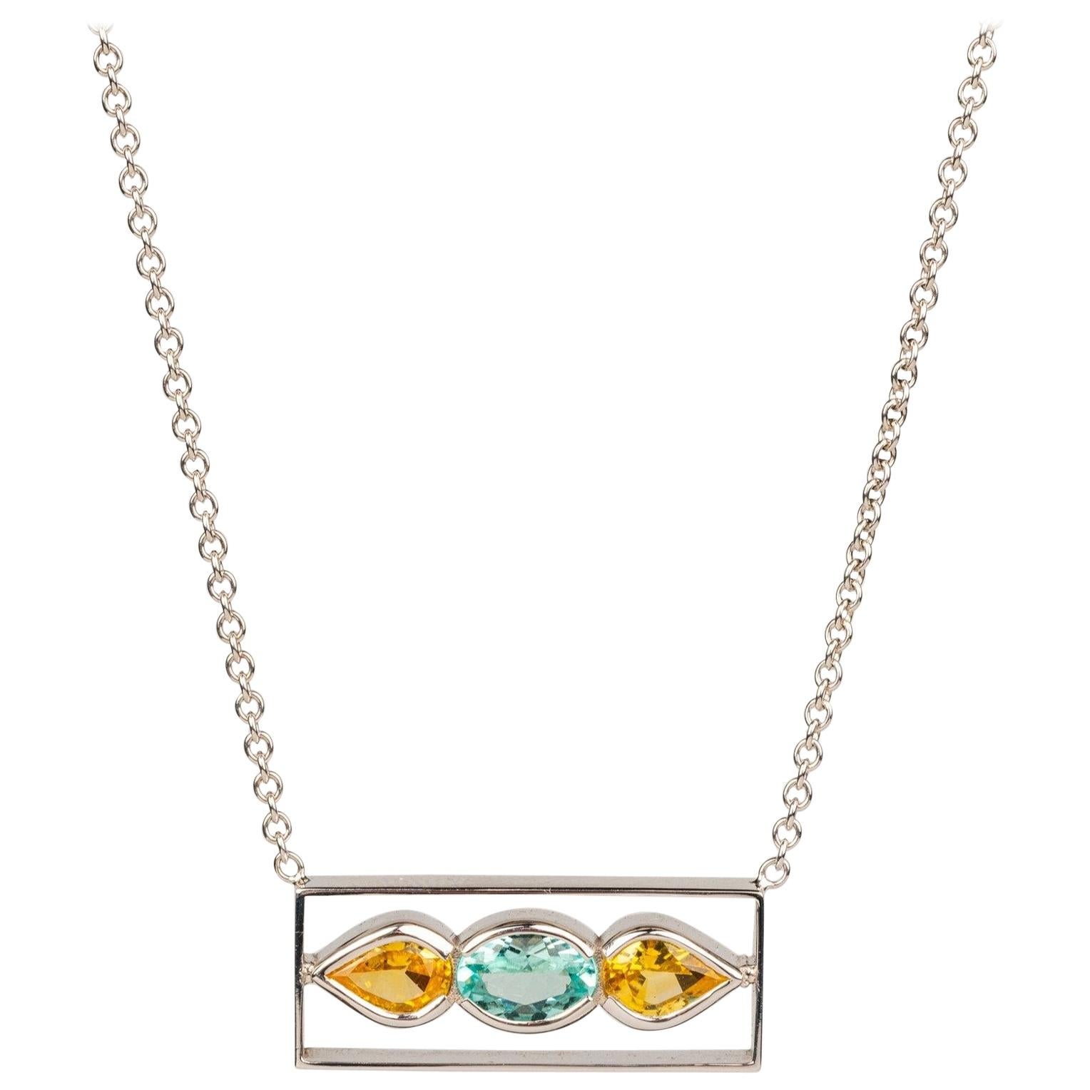 Collier à barre en or blanc 18 carats avec tourmaline bleue et saphir jaune