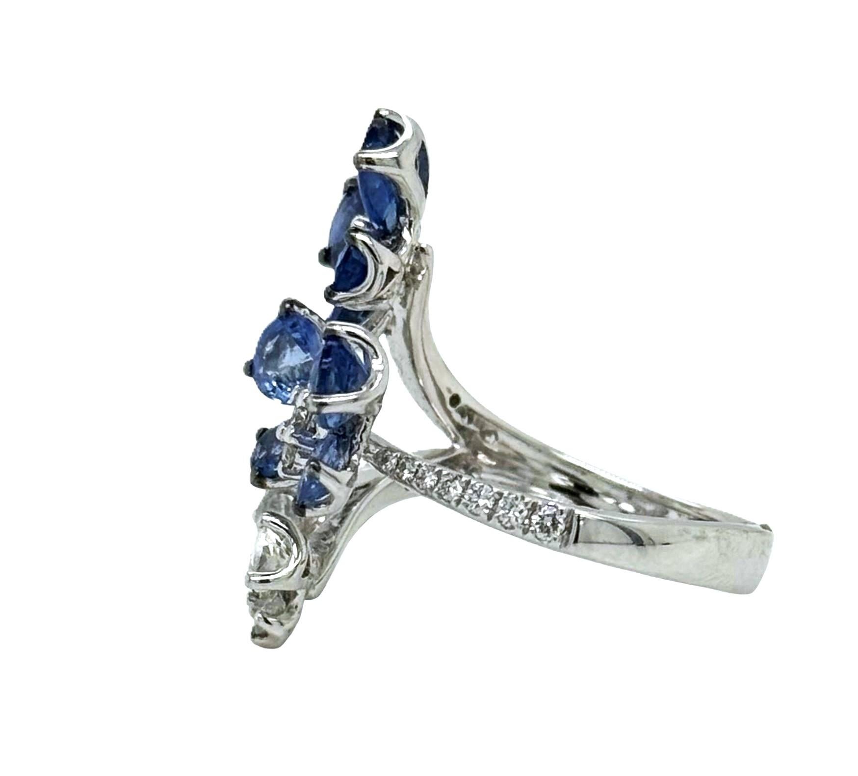 Bague papillon en or blanc 18K saphir bleu et blanc Pour femmes en vente