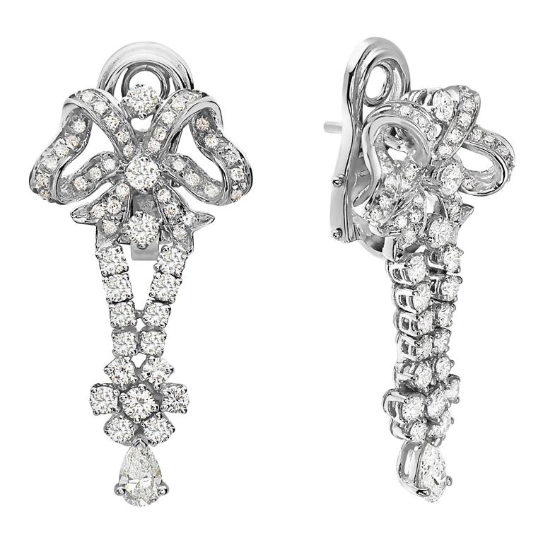 18 Karat White Gold Bow Drop Diamond Dangle Chandelier Earrings For Sale