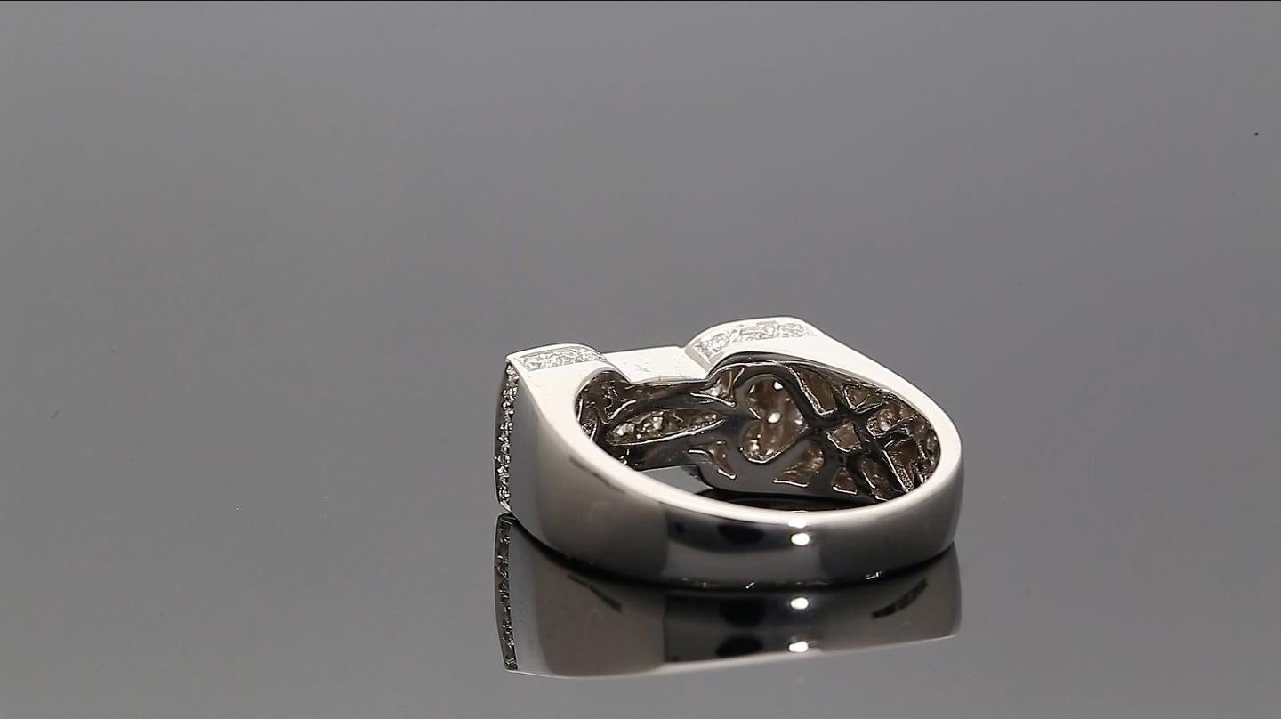 Taille princesse Bague Bow en or blanc 18 carats - Diamants taille princesse et ronds en vente