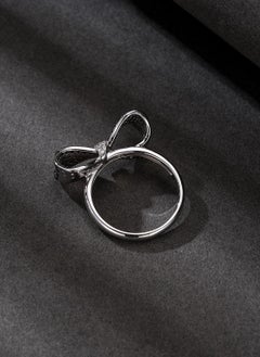 18K White Gold Bow-Tie Ring with Natural Black and White Diamonds