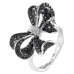 Anello papillon in oro bianco 18 carati con diamanti naturali bianchi e neri