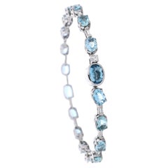 Armband aus 18-karätigem Weißgold mit Aquamarinen und Diamanten mit einem Gesamtgewicht von 15,40 Karat