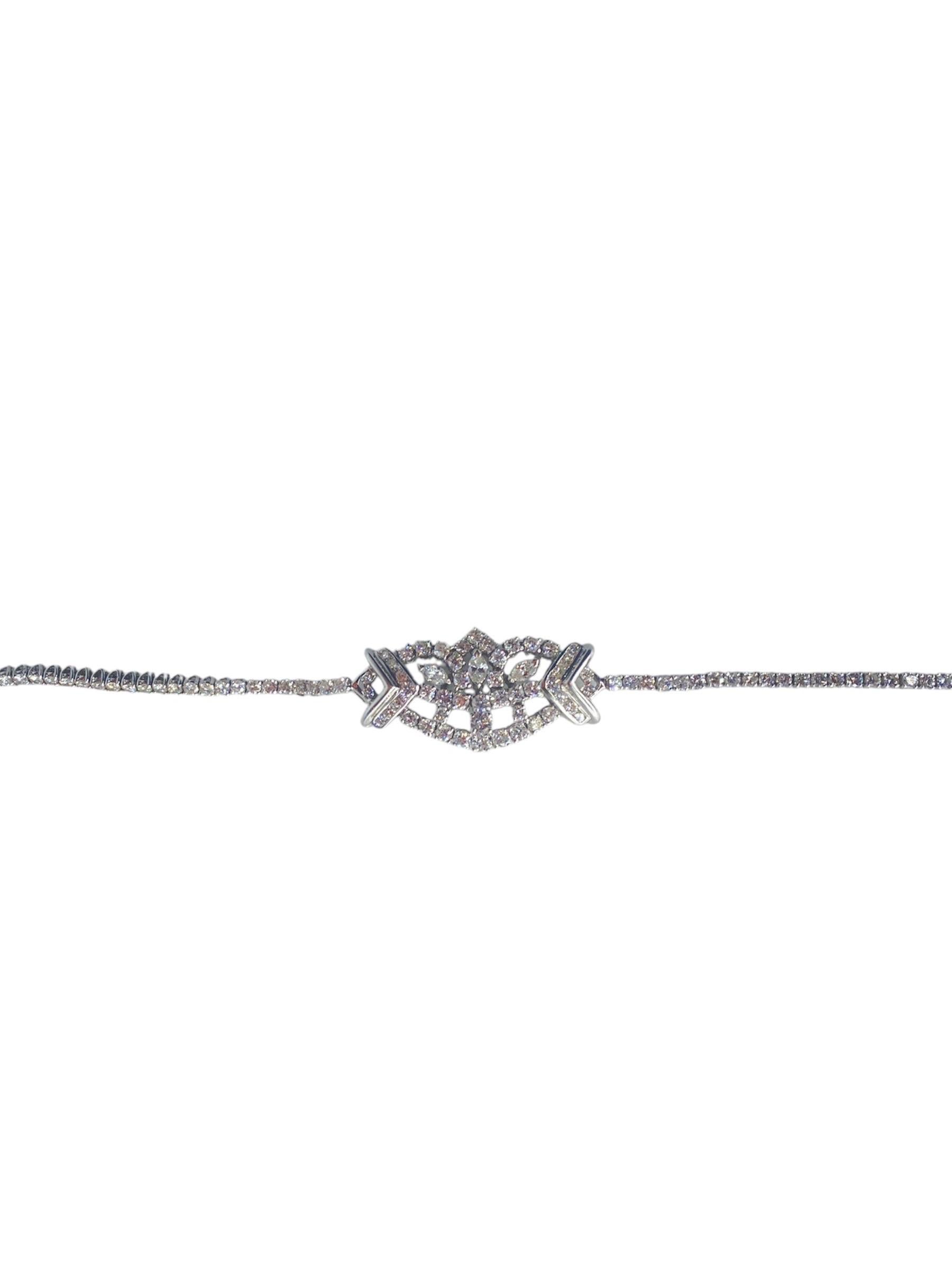 18K White Gold Bracelet With 5.60 Carat FVS1 Diamonds In New Condition For Sale In Tel Aviv, IL