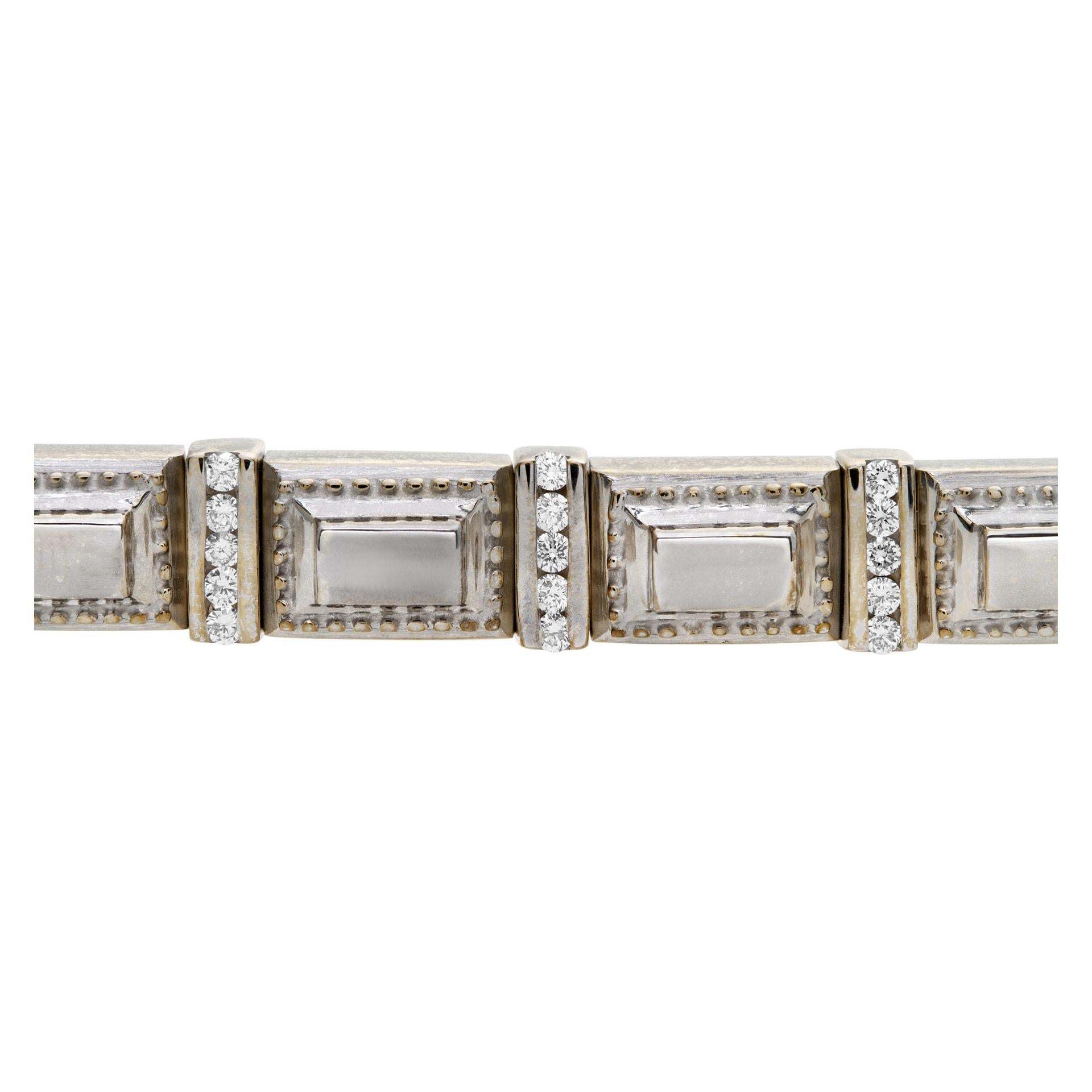 Bracelet en or blanc 18 carats avec environ 1 carat de diamants Pour femmes en vente