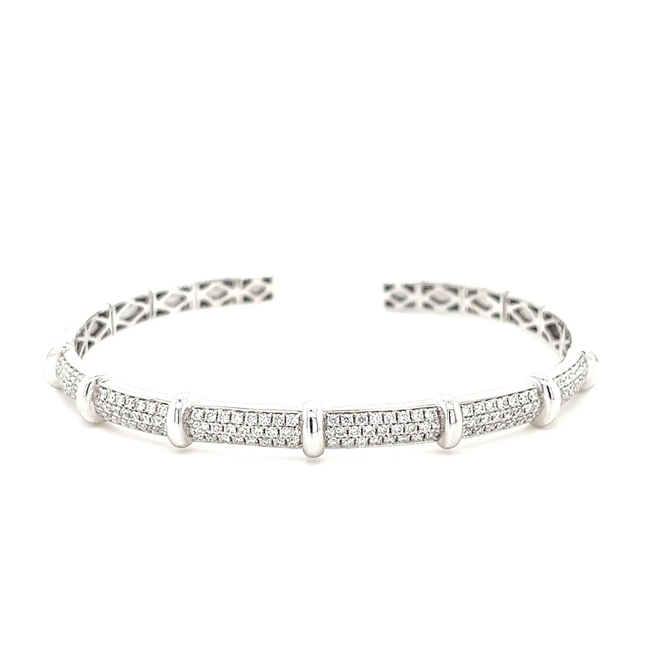 18K White Gold Bracelet with Diamonds


18K White Gold - 10.66 GM
94 Diamonds - 0.56 CT
Size - 45X55 mm

Elevate your style with the captivating beauty of this enchanting 18K White Gold Bracelet embellished with a mesmerizing array of 94 sparkling