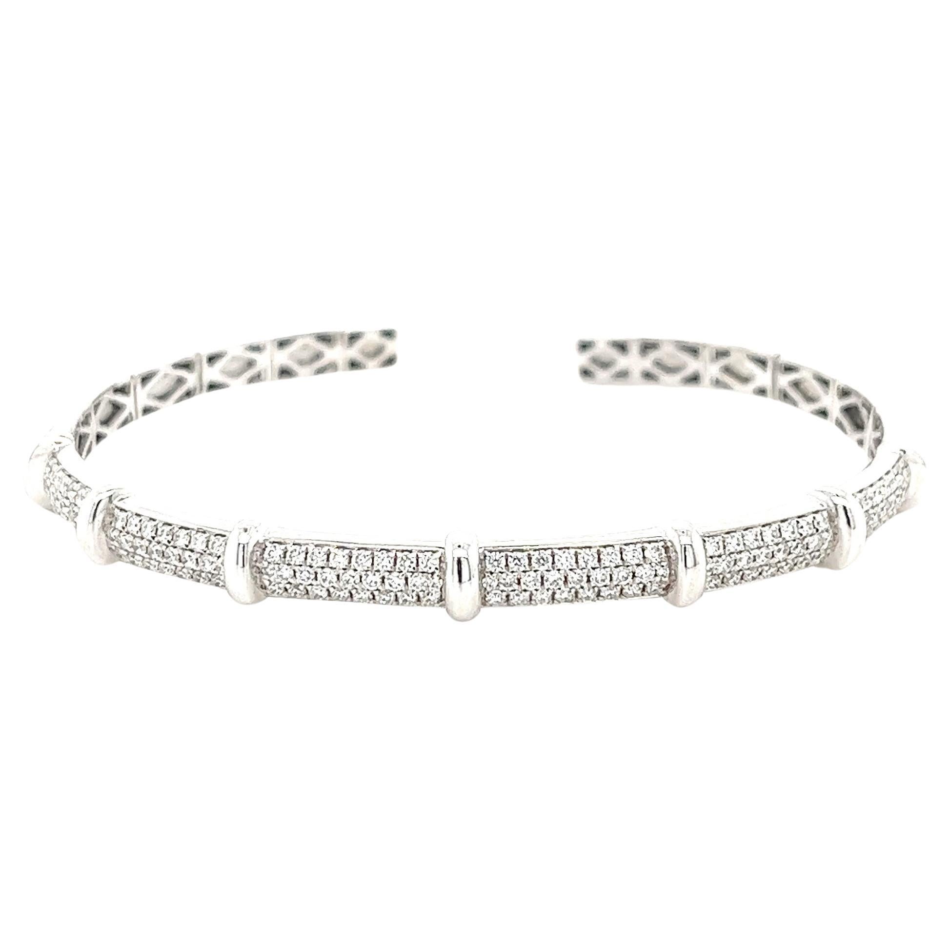 Bracelet en or blanc 18K avec diamants en vente