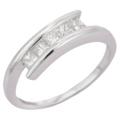 Bague empilable en or blanc massif 18 carats avec diamants taille princesse