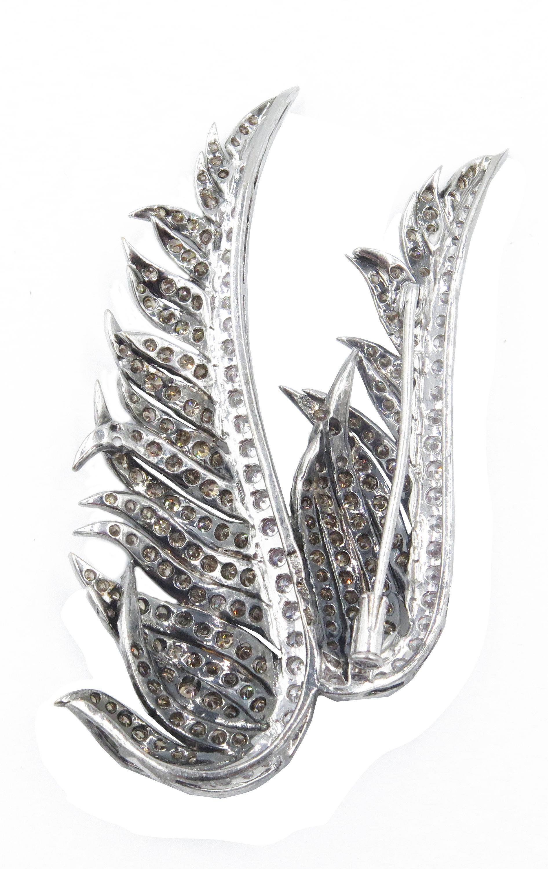 18 Karat White Gold Brooch of Carved Wings with Encrusted Diamonds For Sale 2